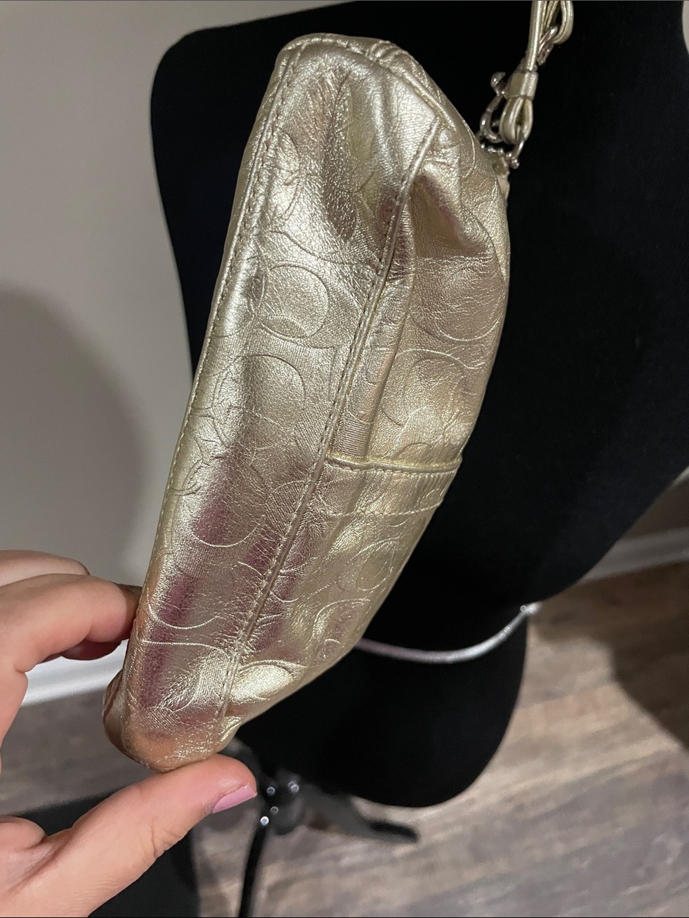 Coach Metallic Gold Signature Wristlet Clutch - Picture 4 of 5